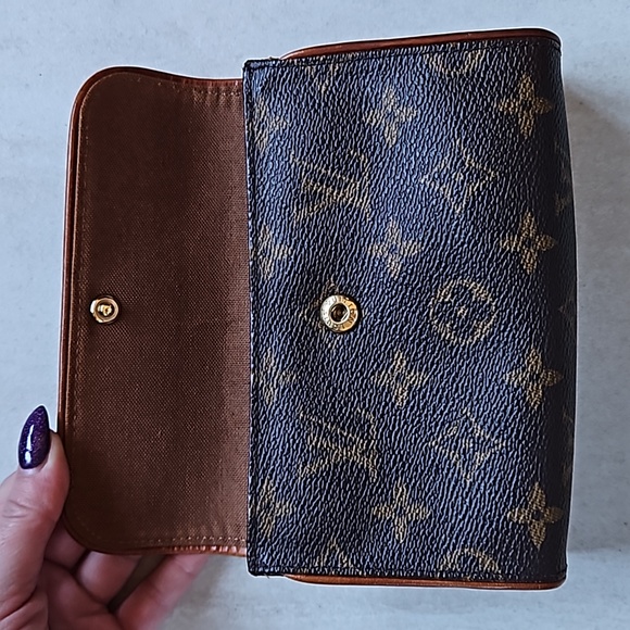 Louis Vuitton Florentine Monogram Belt Bag EUC - Picture 6 of 12